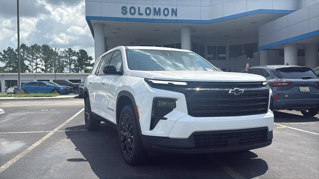 2026 Chevrolet Traverse LT in Summit White — front three-quarter view